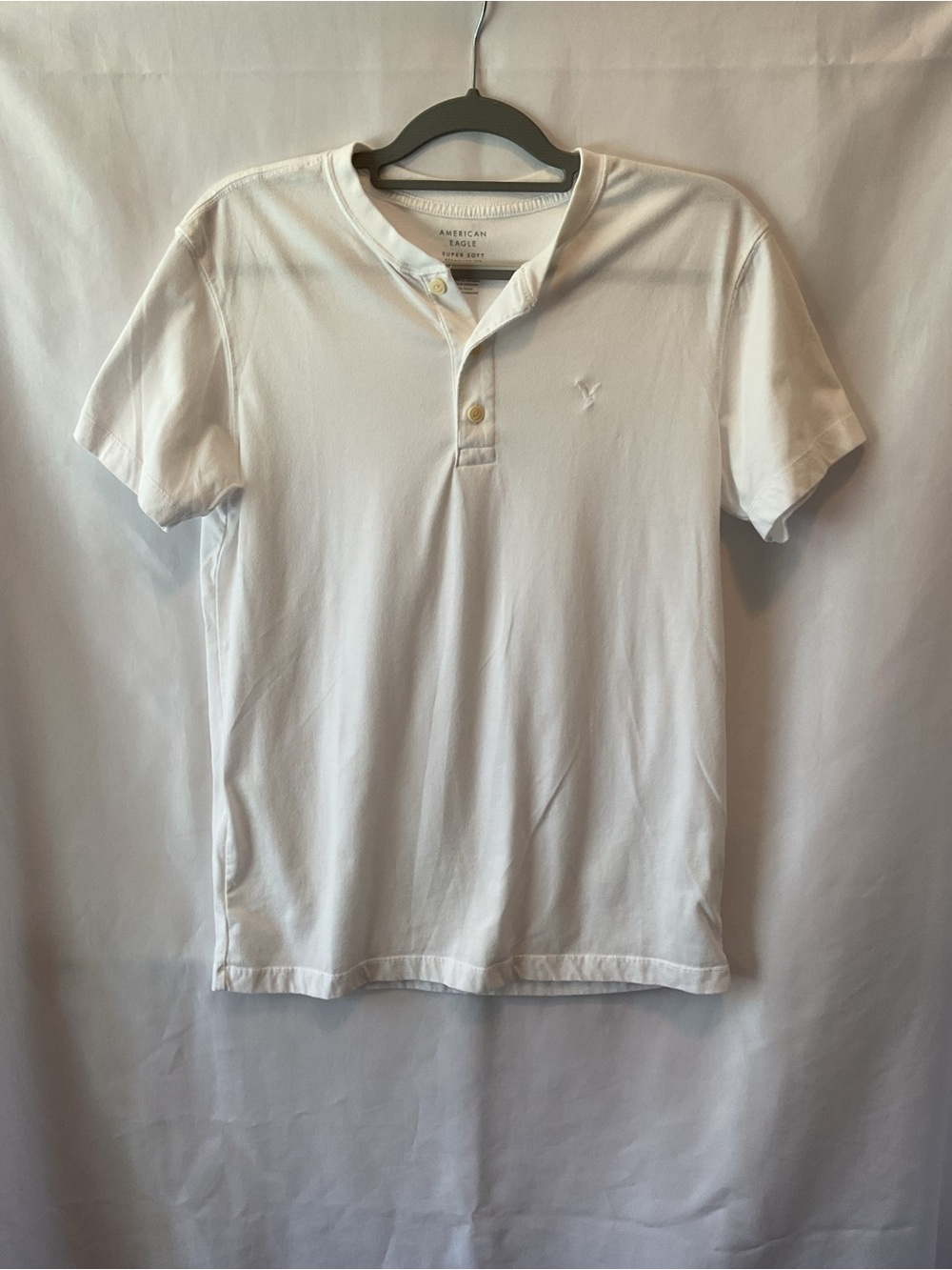 American Eagle Outfitters Men’s White Short Sleeve Henley Polo